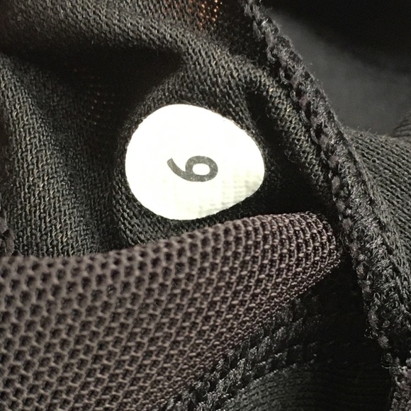 (SOLD) LULULEMON Open Back Tank Top Black 6 - Picture 4 of 4